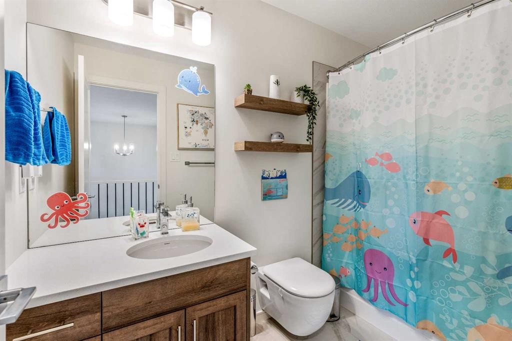 95 Blackwolf Pass North, Lethbridge, AB - Indoor Photo Showing Bathroom