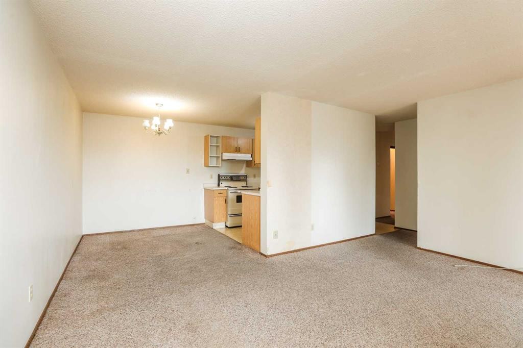 220-85 Foxbend Crescent North, Lethbridge, AB - Indoor