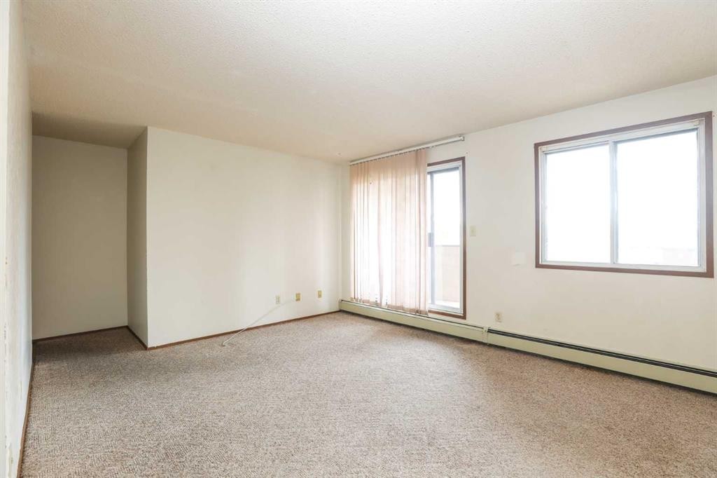 220-85 Foxbend Crescent North, Lethbridge, AB - Indoor Photo Showing Other Room