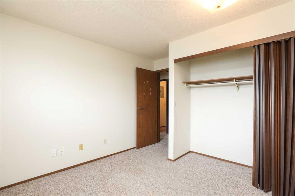 220-85 Foxbend Crescent North, Lethbridge, AB - Indoor Photo Showing Other Room