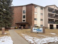 220-85 Foxbend Crescent NORTHLethbridge, AB T1H 5T4