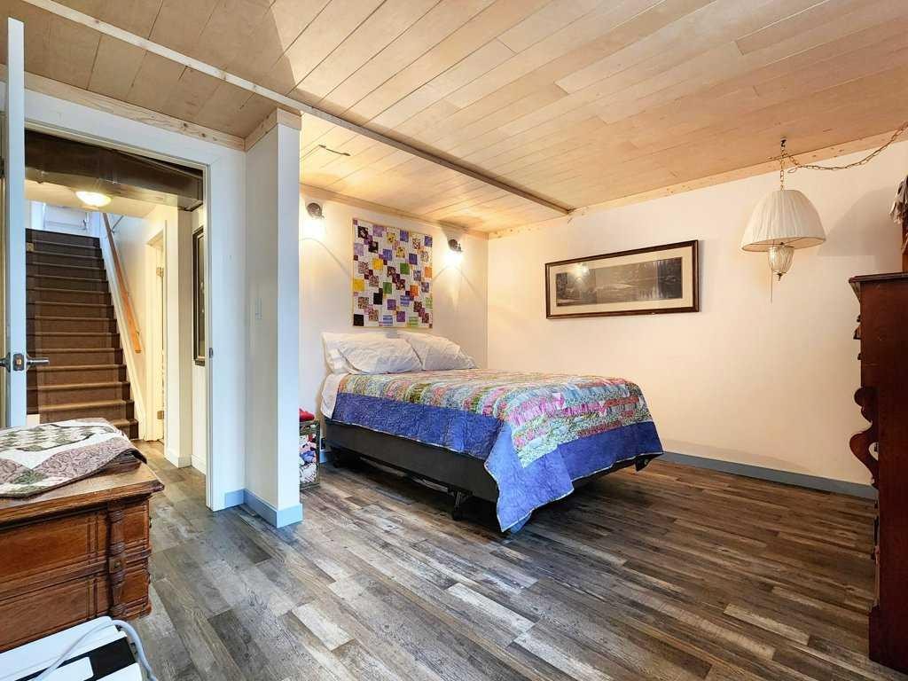 16 Mountview Place, Granum, AB - Indoor Photo Showing Bedroom