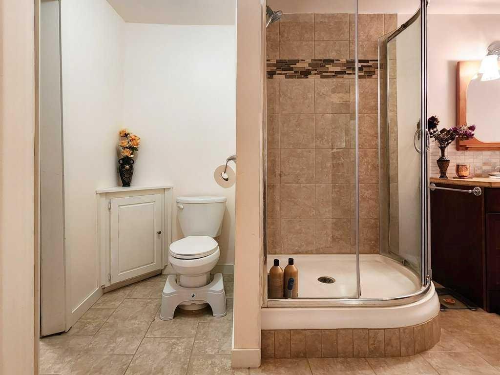 16 Mountview Place, Granum, AB - Indoor Photo Showing Bathroom