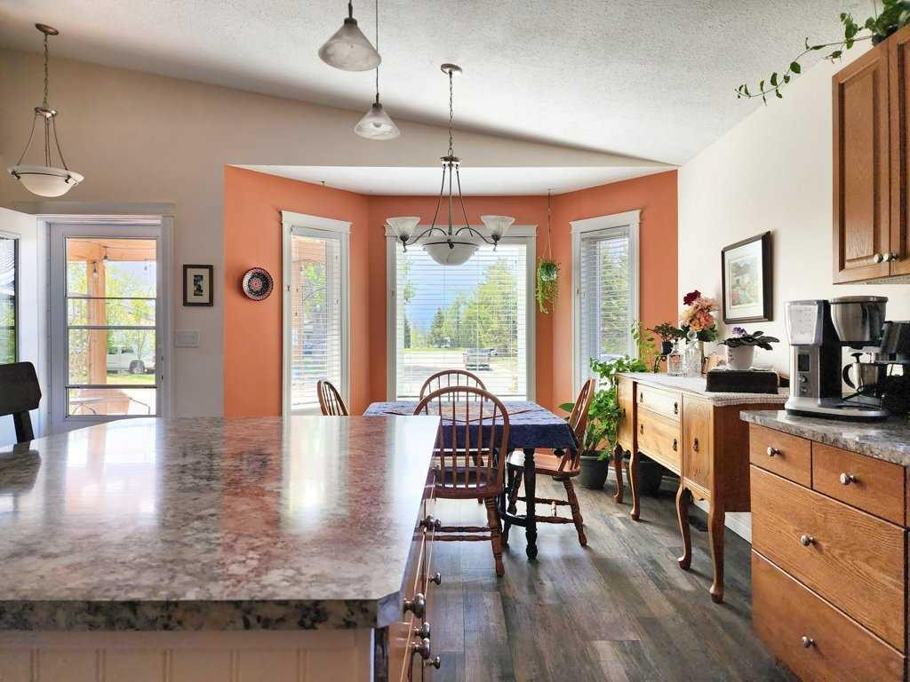 16 Mountview Place, Granum, AB - Indoor Photo Showing Dining Room