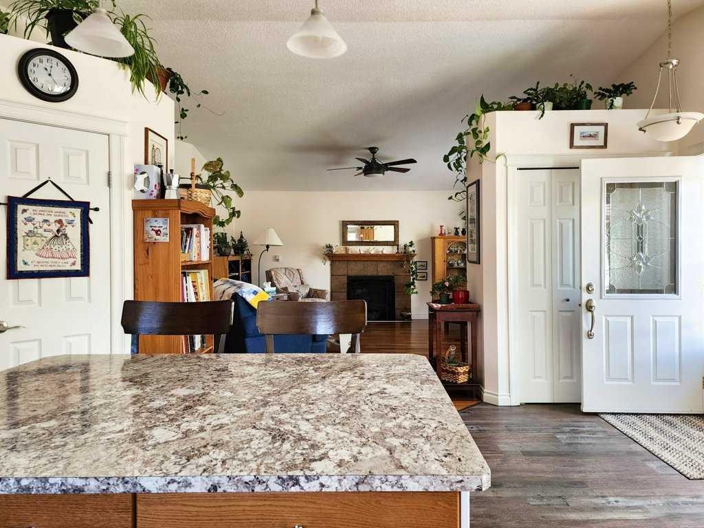 16 Mountview Place, Granum, AB - Indoor