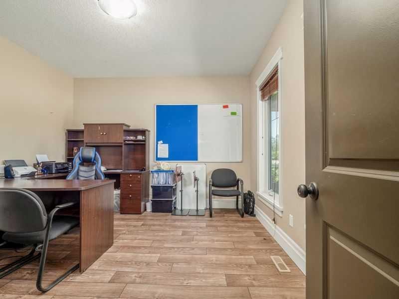 521 12Th Avenue West, Barnwell, AB