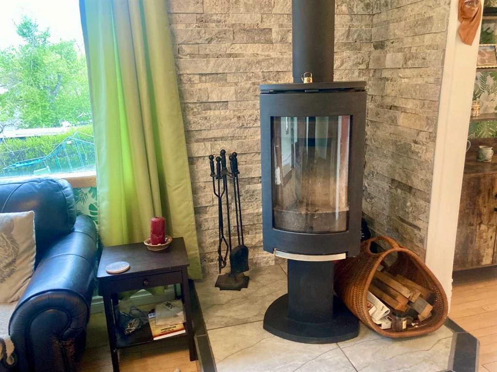 6525 21 Avenue, Coleman, AB - Indoor With Fireplace