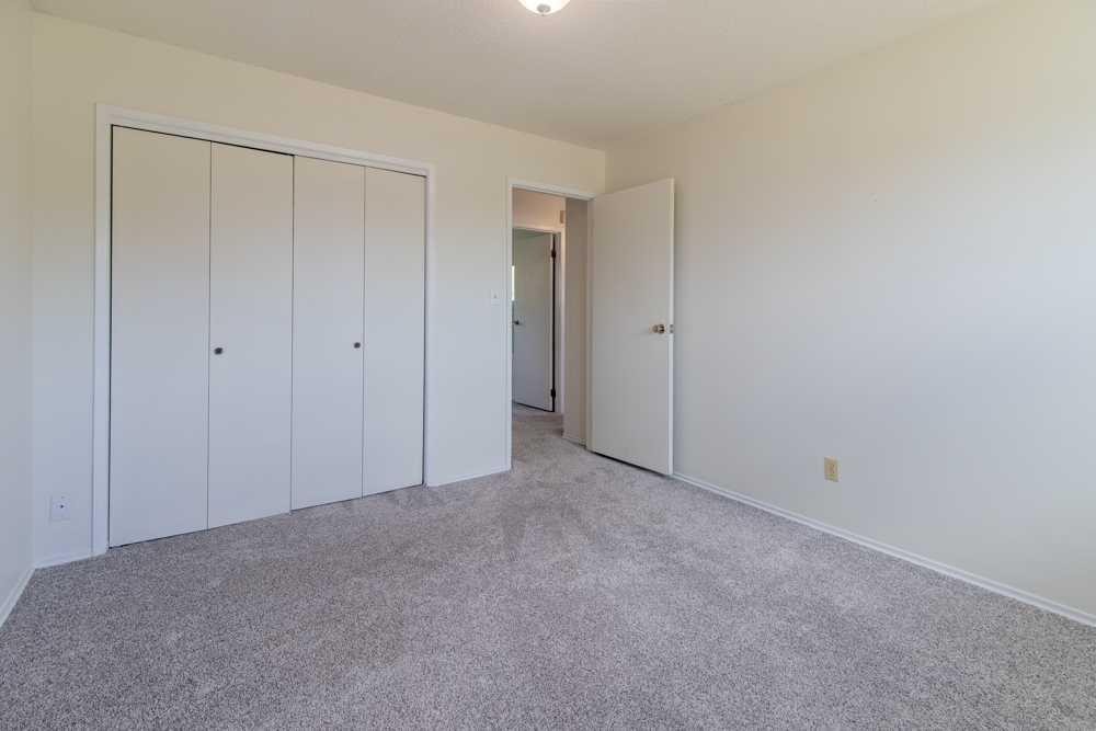 67 E 200 S, Raymond, AB - Indoor Photo Showing Other Room