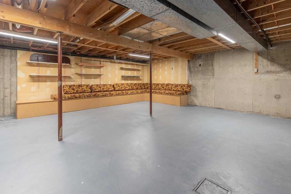 67 E 200 S, Raymond, AB - Indoor Photo Showing Basement