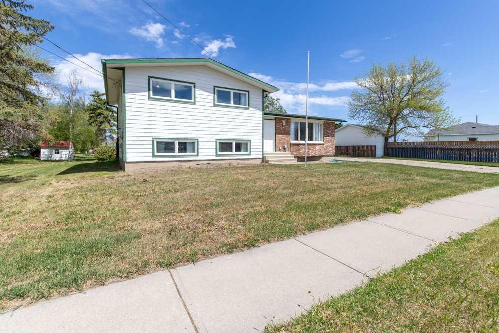 67 E 200 S, Raymond, AB - Outdoor