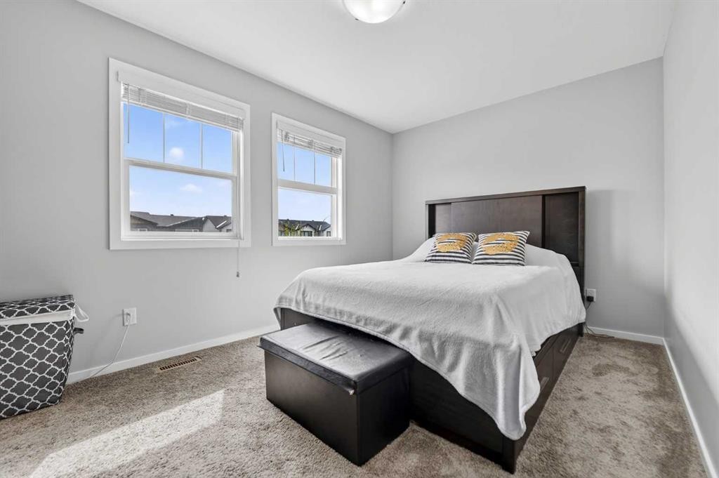2812 47 Street South, Lethbridge, AB - Indoor Photo Showing Bedroom