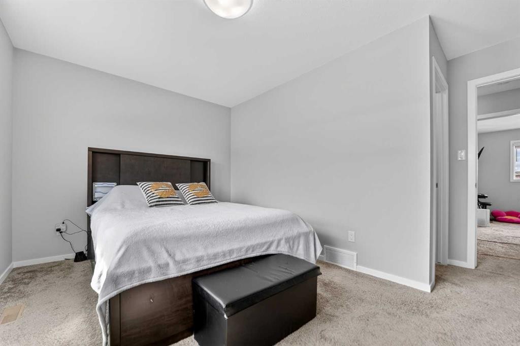 2812 47 Street South, Lethbridge, AB - Indoor Photo Showing Bedroom
