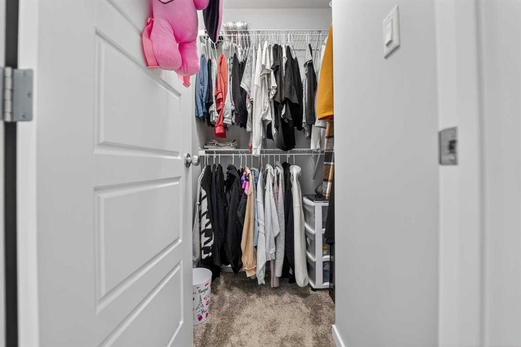 2812 47 Street South, Lethbridge, AB - Indoor With Storage
