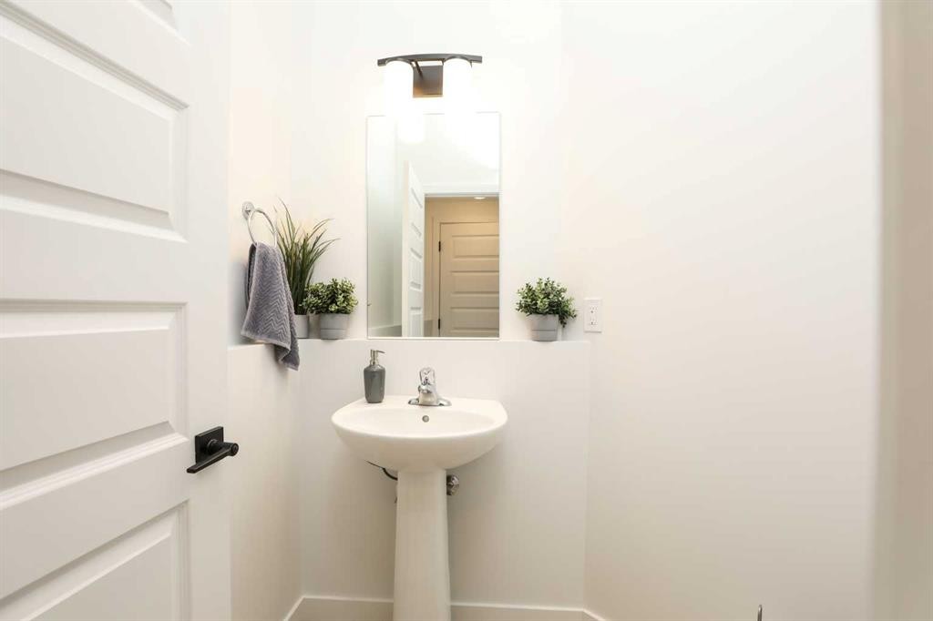 1508-210 Firelight Way West, Lethbridge, AB - Indoor Photo Showing Bathroom