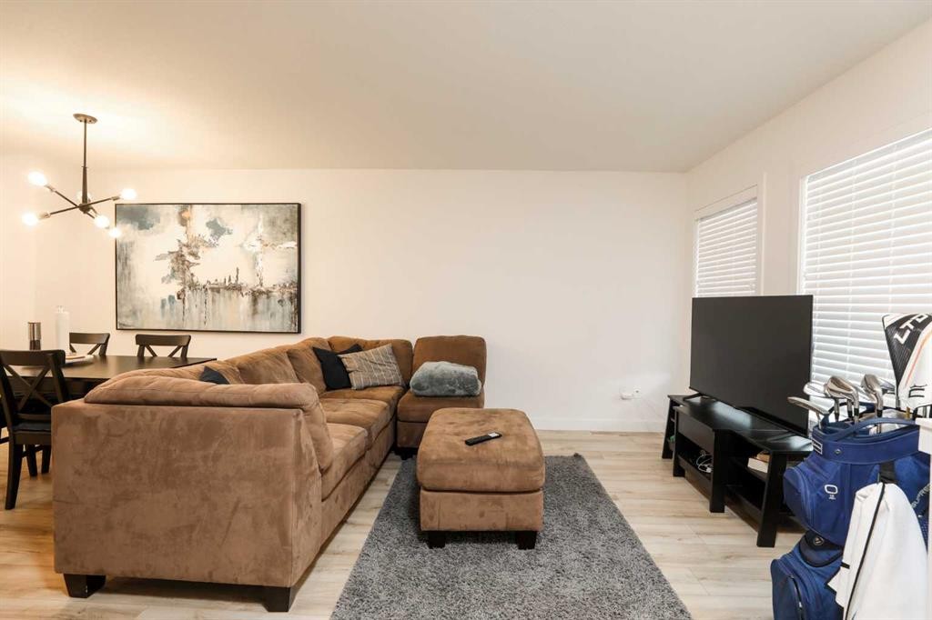 1508-210 Firelight Way West, Lethbridge, AB - Indoor Photo Showing Living Room