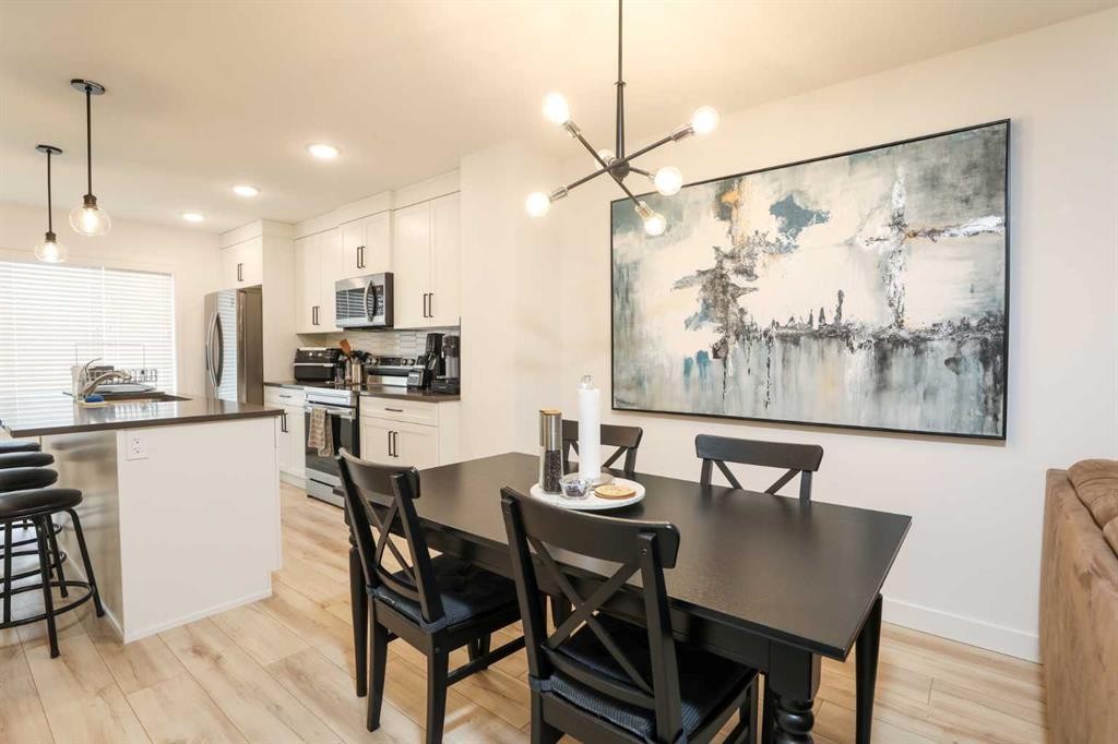 1508-210 Firelight Way West, Lethbridge, AB - Indoor Photo Showing Dining Room