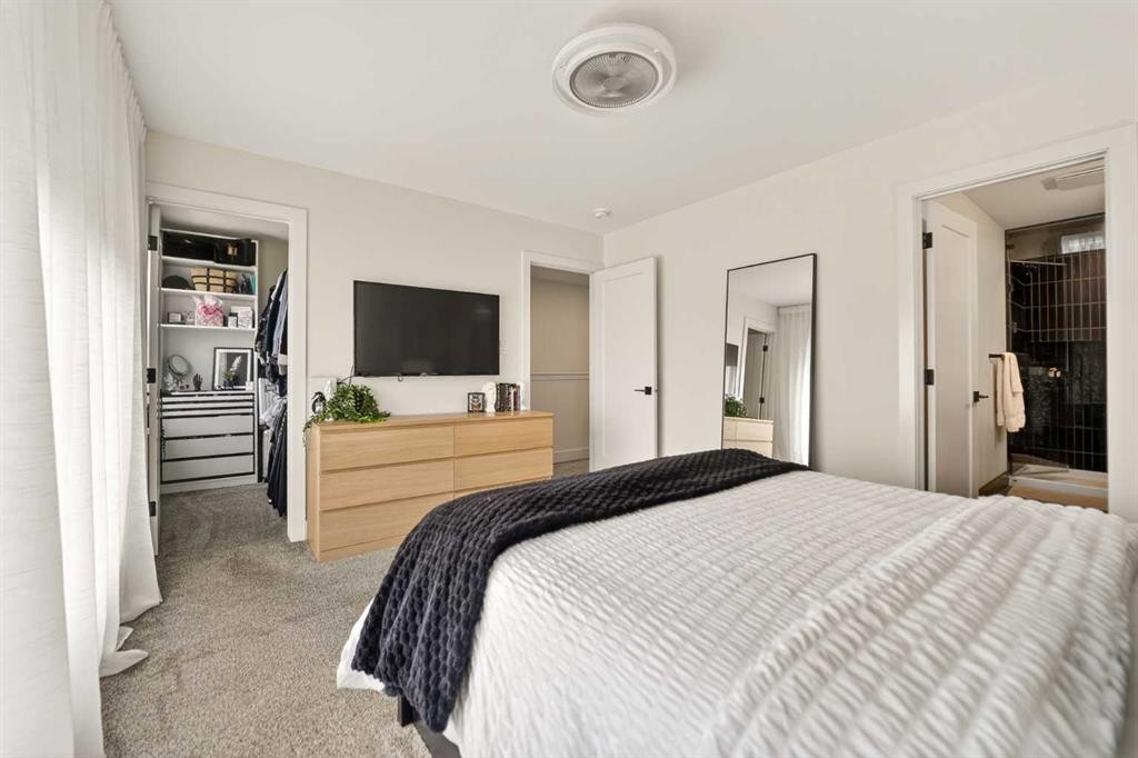 1048 Coalbrook Gate West, Lethbridge, AB - Indoor Photo Showing Bedroom