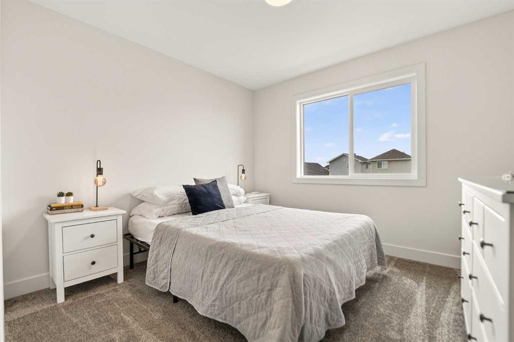 1048 Coalbrook Gate West, Lethbridge, AB - Indoor Photo Showing Bedroom