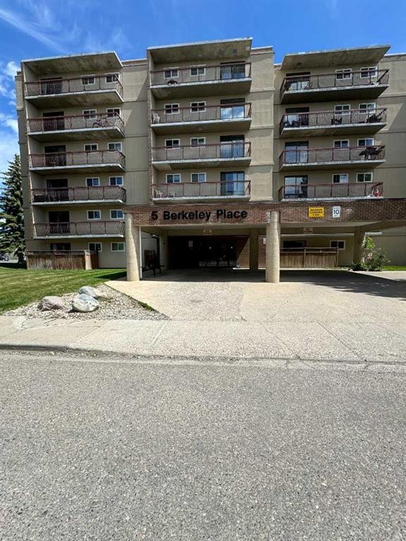 617-5 Berkeley Place West, Lethbridge, AB - Outdoor With Balcony