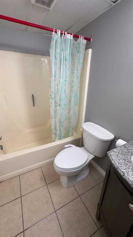 617-5 Berkeley Place West, Lethbridge, AB - Indoor Photo Showing Bathroom