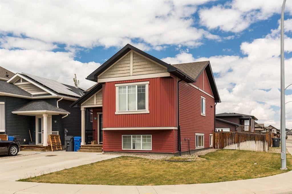 247 Blackwolf Way North, Lethbridge, AB - Outdoor