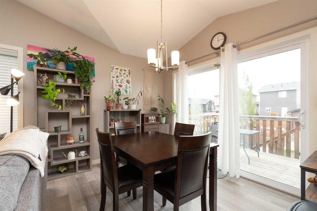 247 Blackwolf Way North, Lethbridge, AB - Indoor Photo Showing Dining Room