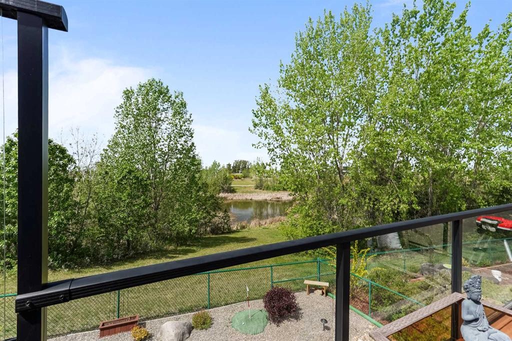 605 Sunridge Crescent West, Lethbridge, AB - Outdoor