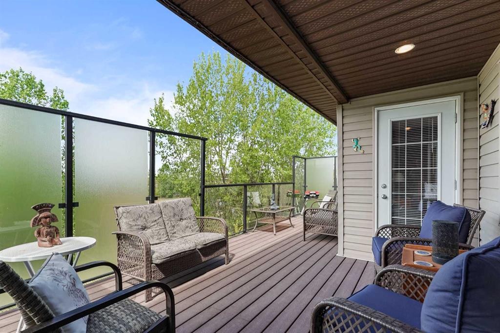 605 Sunridge Crescent West, Lethbridge, AB - Outdoor With Deck Patio Veranda With Exterior
