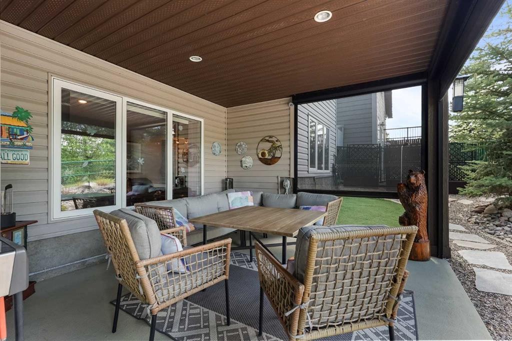605 Sunridge Crescent West, Lethbridge, AB - Outdoor With Deck Patio Veranda With Exterior