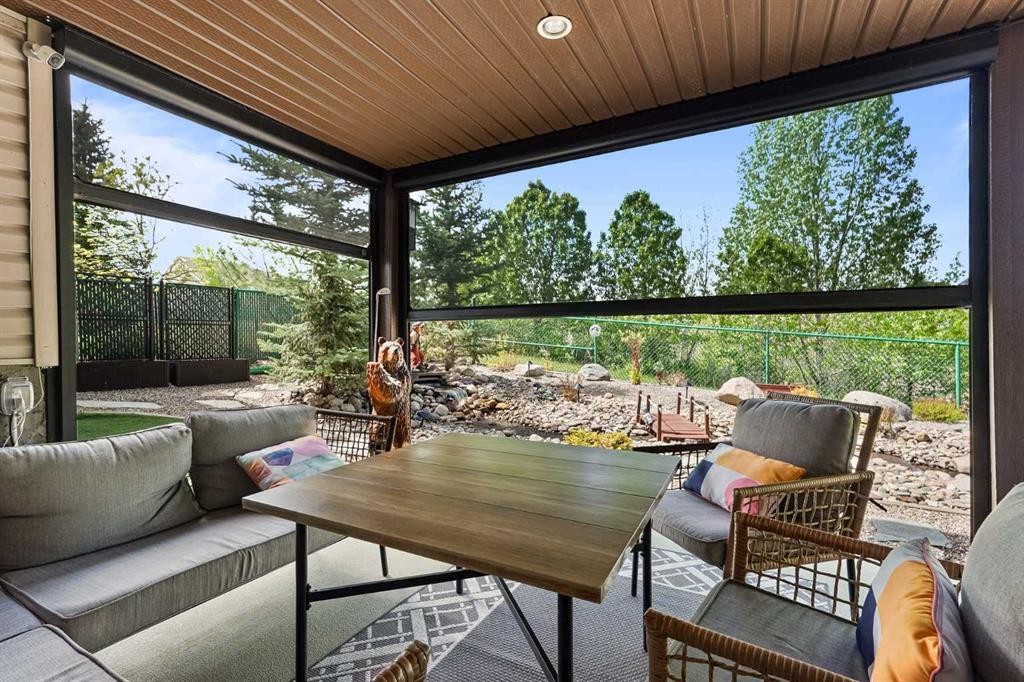 605 Sunridge Crescent West, Lethbridge, AB - Outdoor With Deck Patio Veranda With Exterior