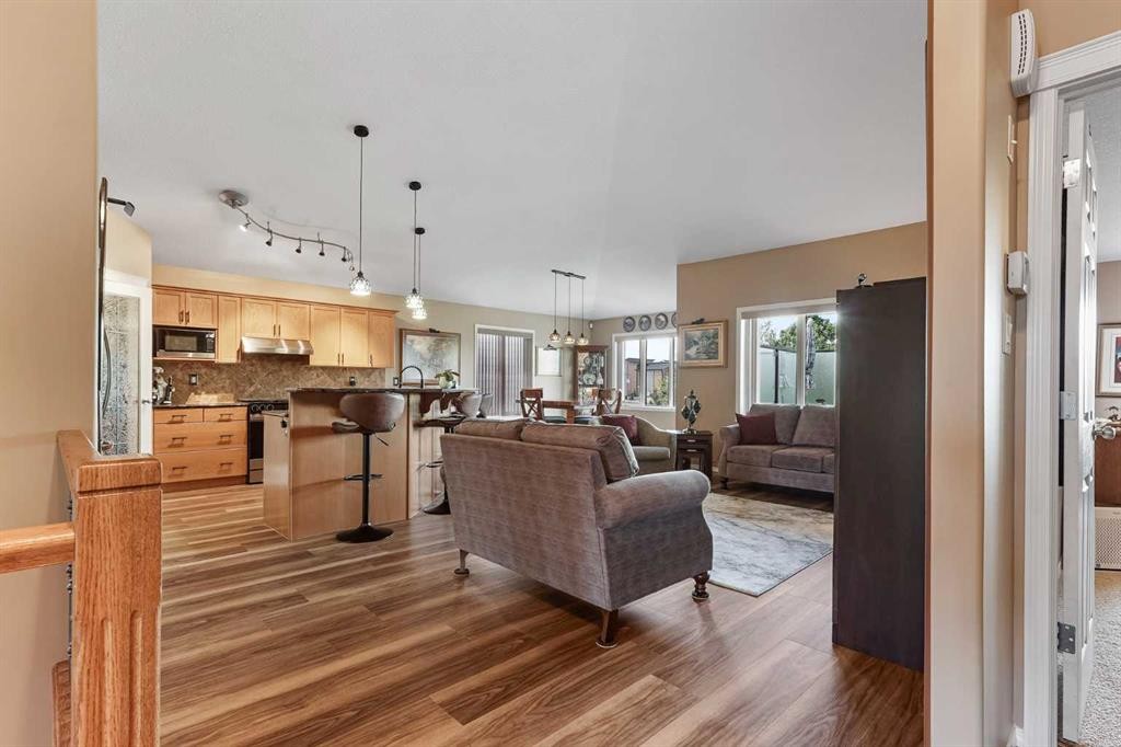 605 Sunridge Crescent West, Lethbridge, AB - Indoor