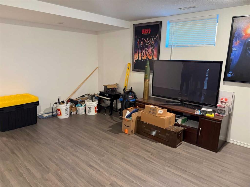 5025 41 Avenue, Taber, AB - Indoor