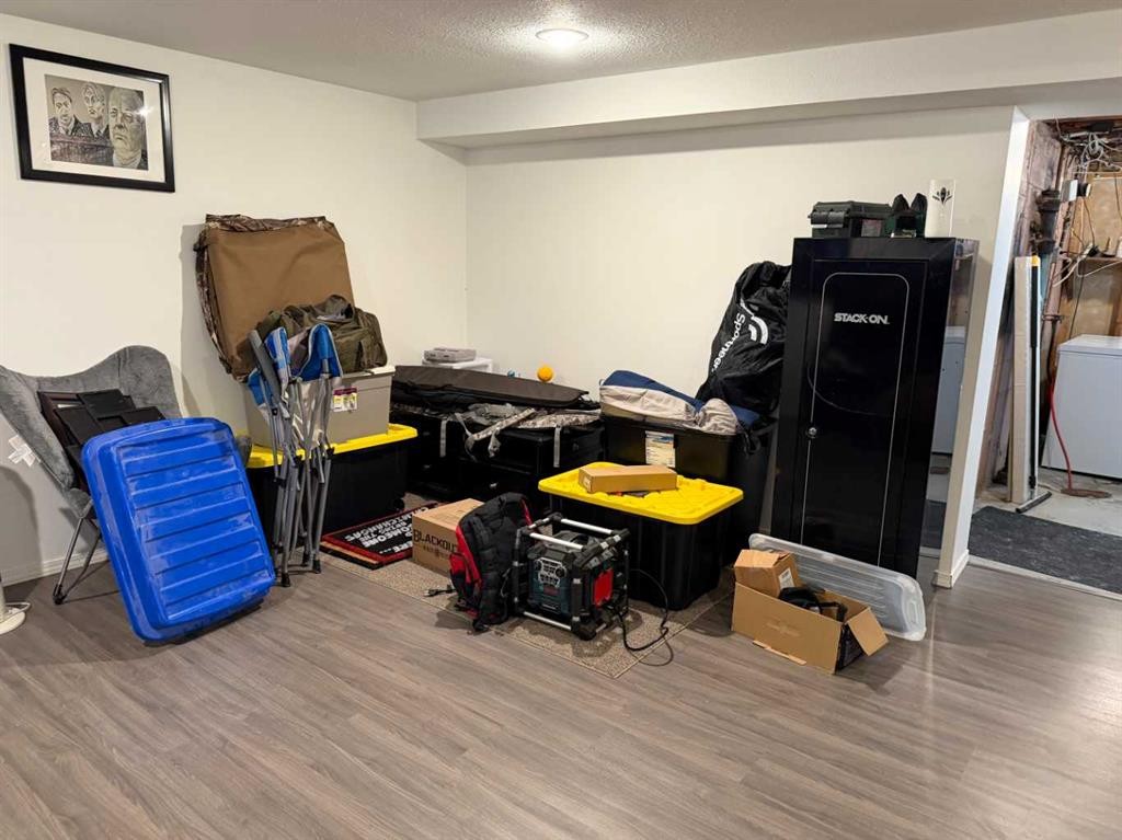 5025 41 Avenue, Taber, AB - Indoor Photo Showing Other Room