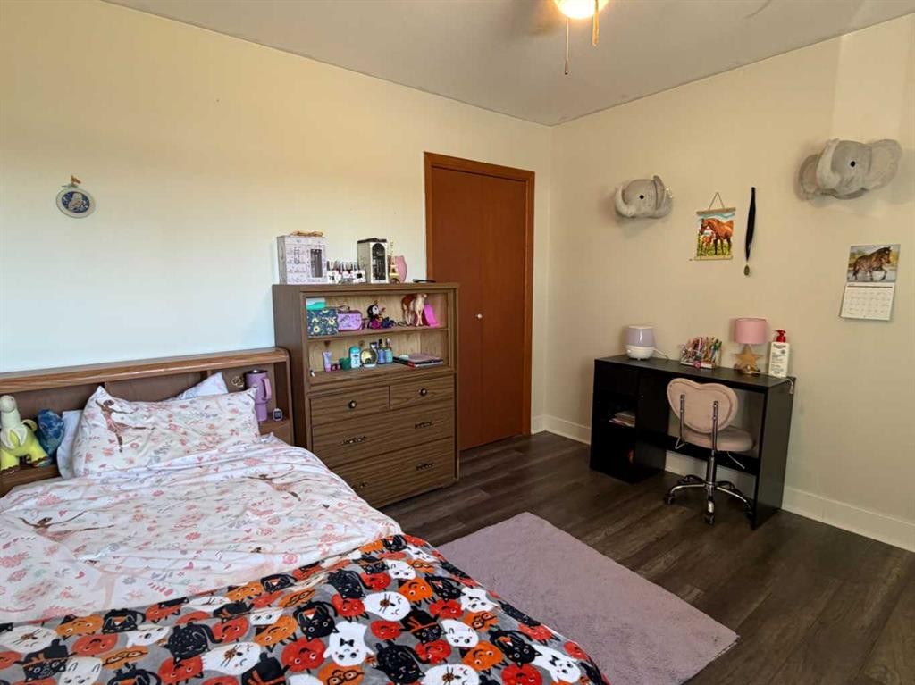 5025 41 Avenue, Taber, AB - Indoor Photo Showing Bedroom