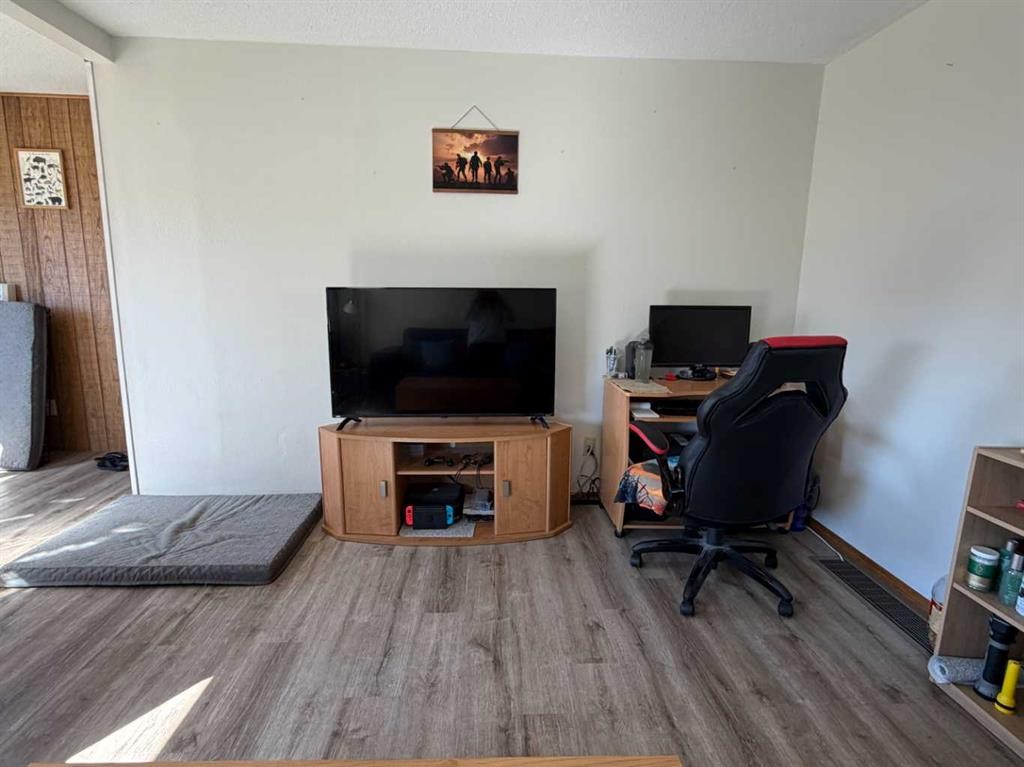5025 41 Avenue, Taber, AB - Indoor