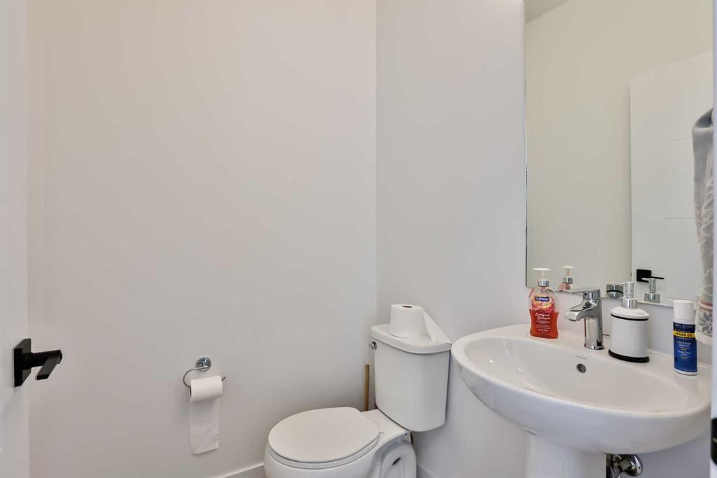 134 Greywolf Road North, Lethbridge, AB - Indoor Photo Showing Bathroom