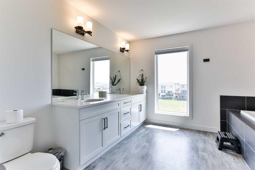 134 Greywolf Road North, Lethbridge, AB - Indoor Photo Showing Bathroom