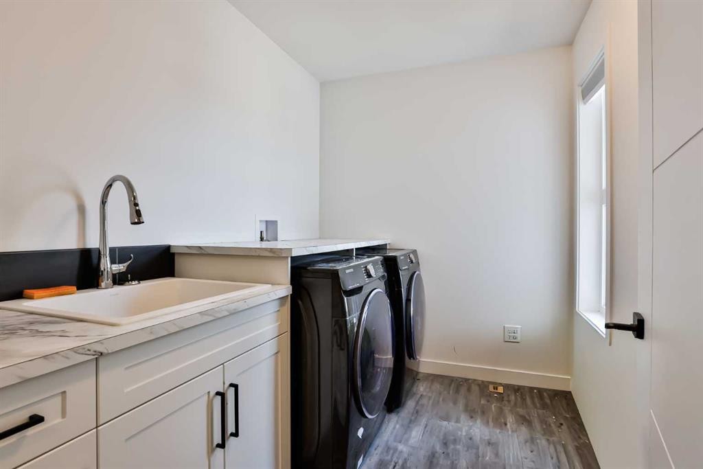 134 Greywolf Road North, Lethbridge, AB - Indoor Photo Showing Laundry Room