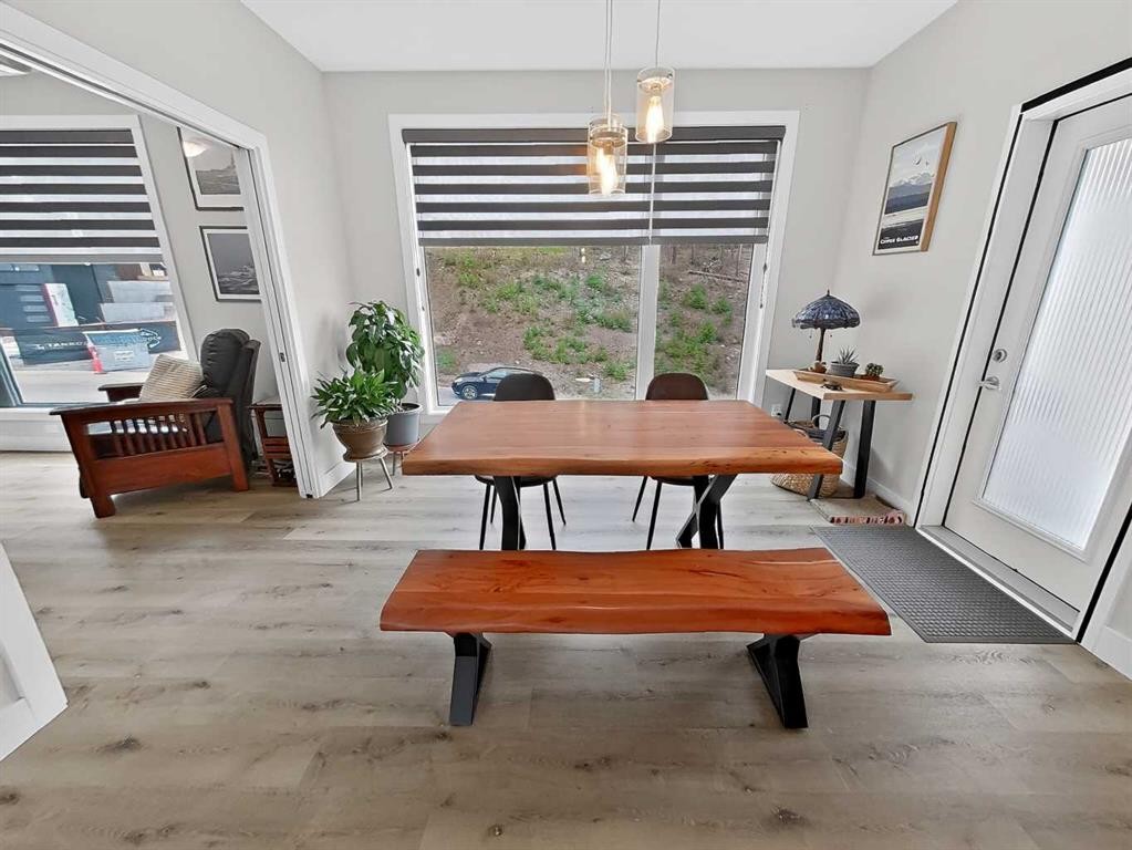 209 Southmore Place, Blairmore, AB - Indoor Photo Showing Dining Room