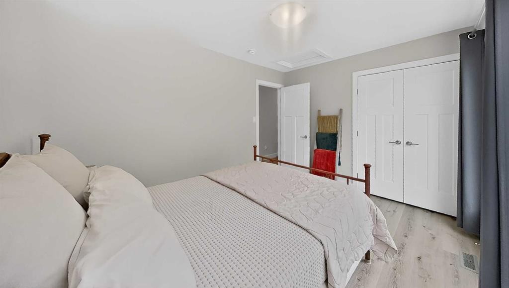209 Southmore Place, Blairmore, AB - Indoor Photo Showing Bedroom