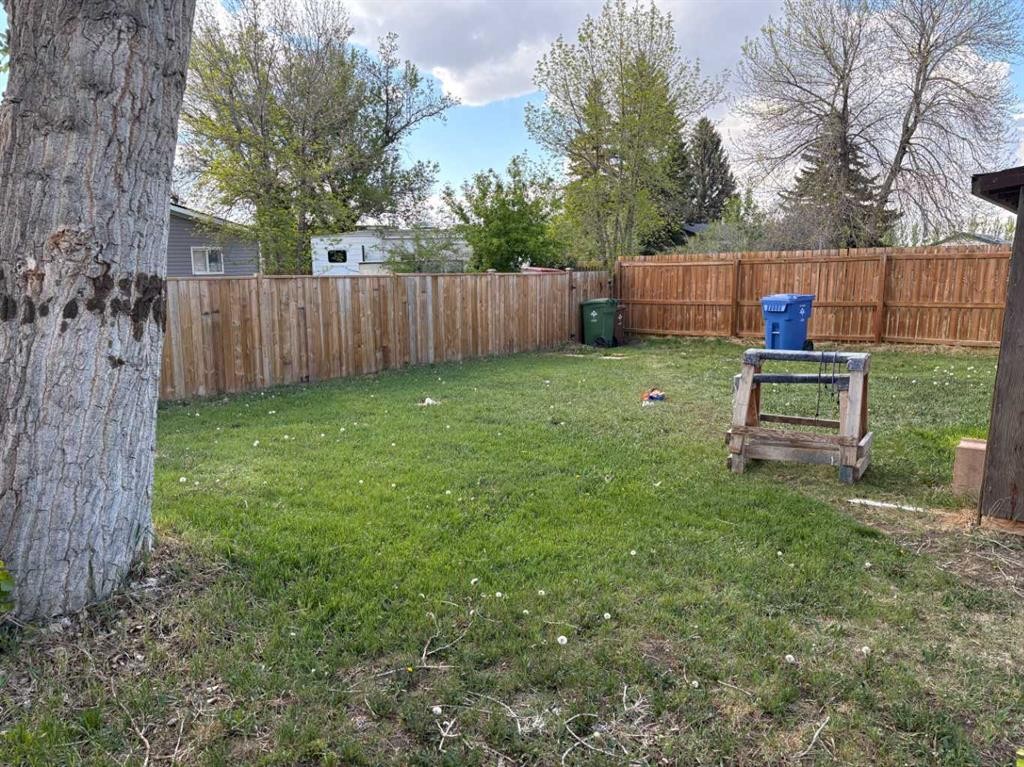 6220 49 Street, Taber, AB - Outdoor