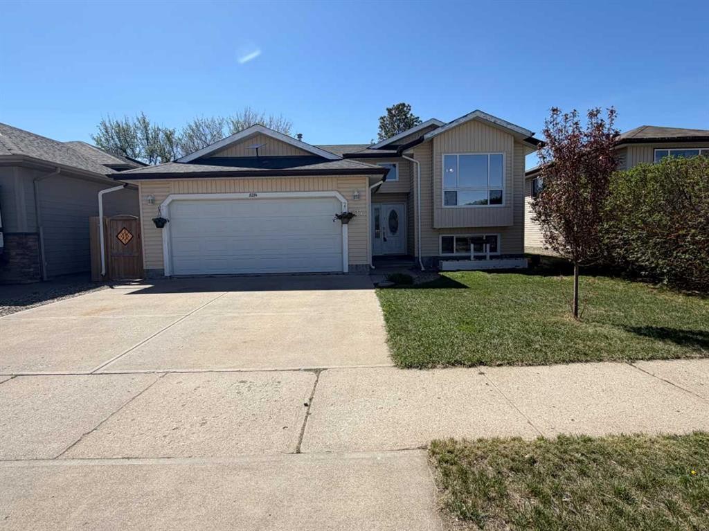 5214 45 Avenue, Taber, AB - Outdoor With Facade
