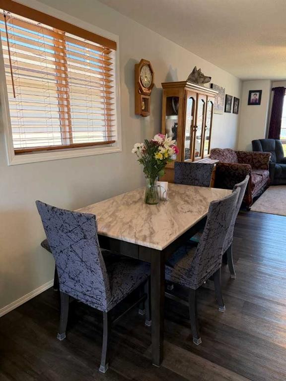 5214 45 Avenue, Taber, AB - Indoor Photo Showing Dining Room