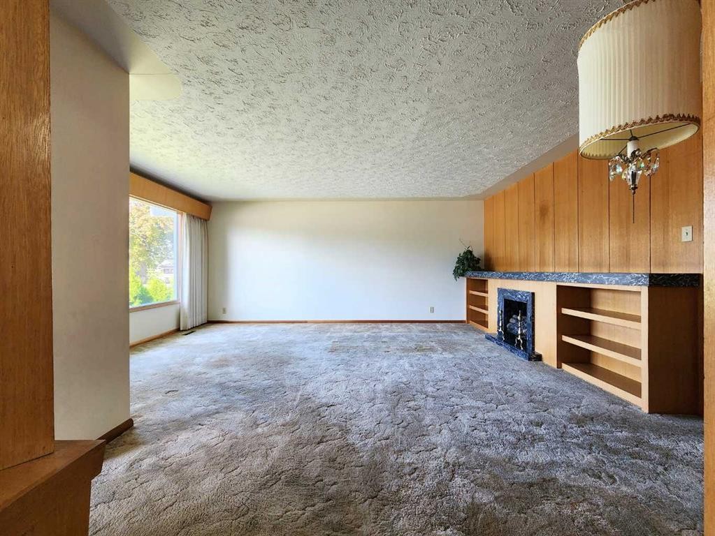 1405 13 Avenue North, Lethbridge, AB - Indoor Photo Showing Other Room