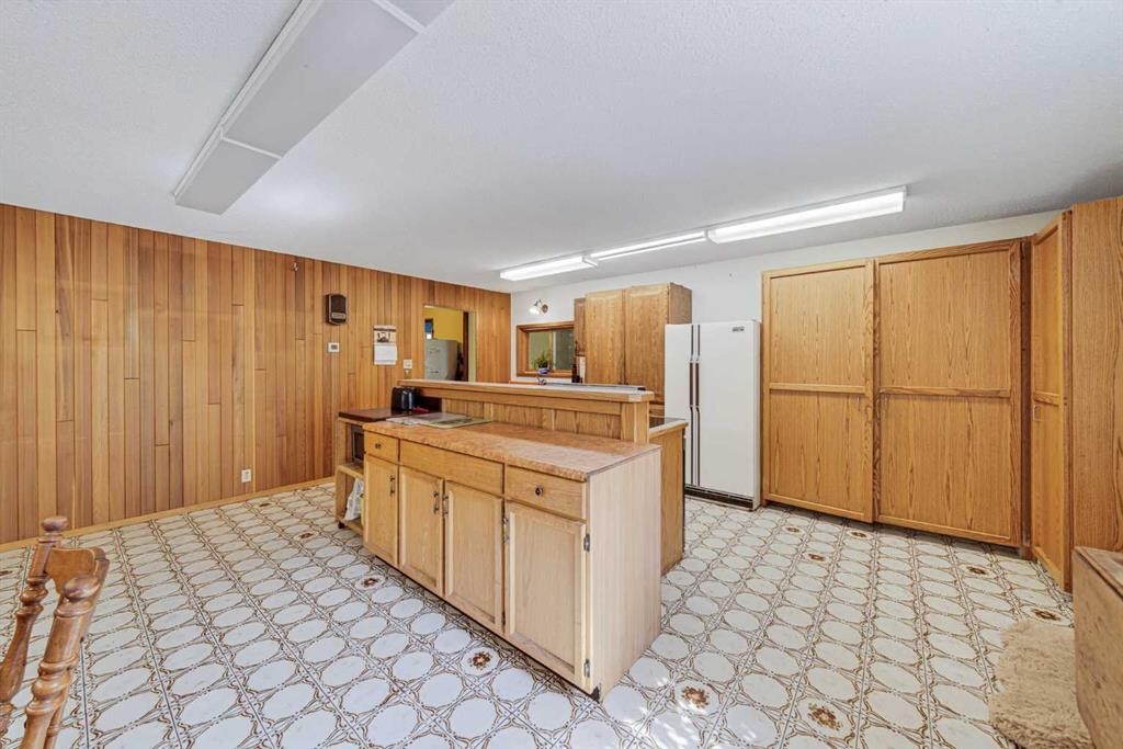 12145 21Ave, Blairmore, AB - Indoor