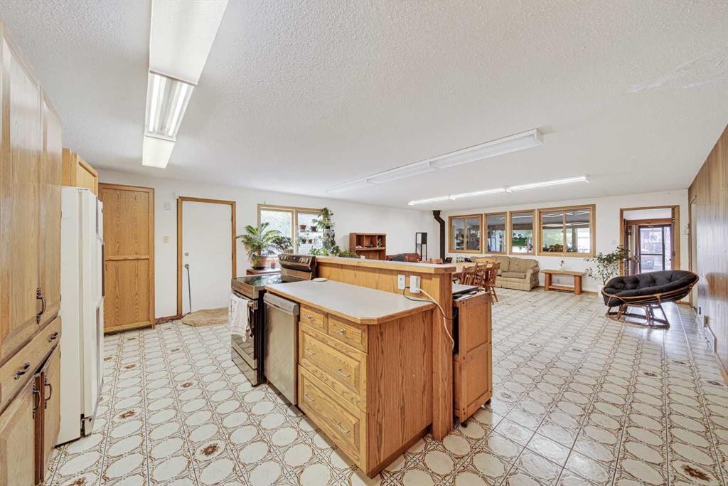 12145 21Ave, Blairmore, AB - Indoor