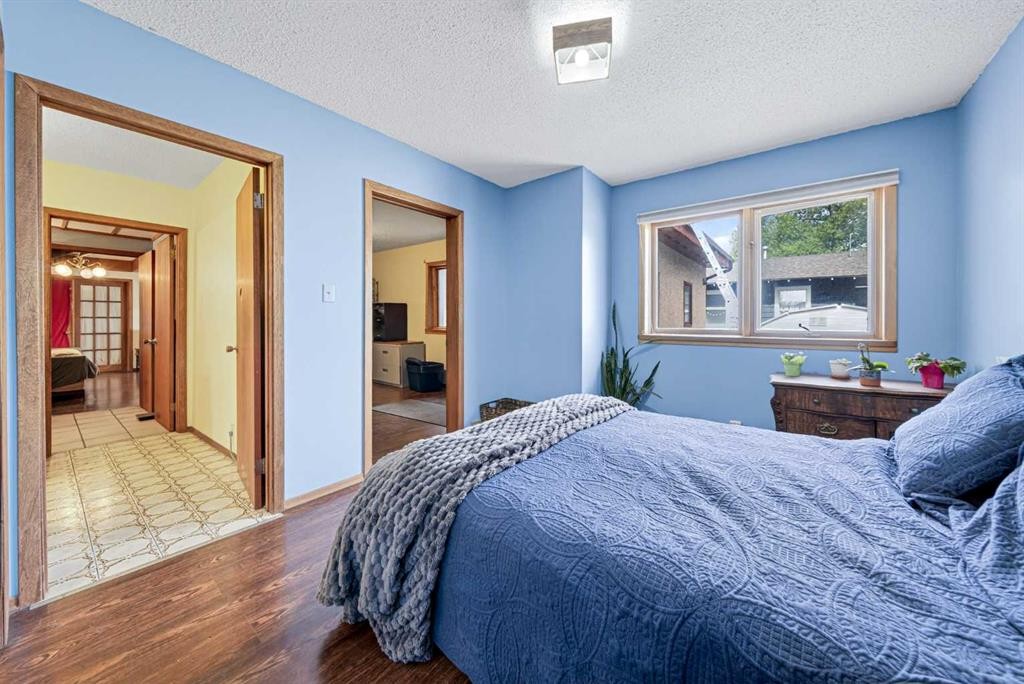 12145 21Ave, Blairmore, AB - Indoor Photo Showing Bedroom