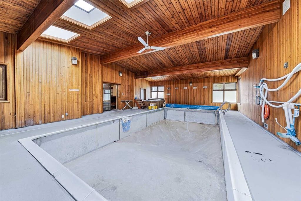 12145 21Ave, Blairmore, AB -