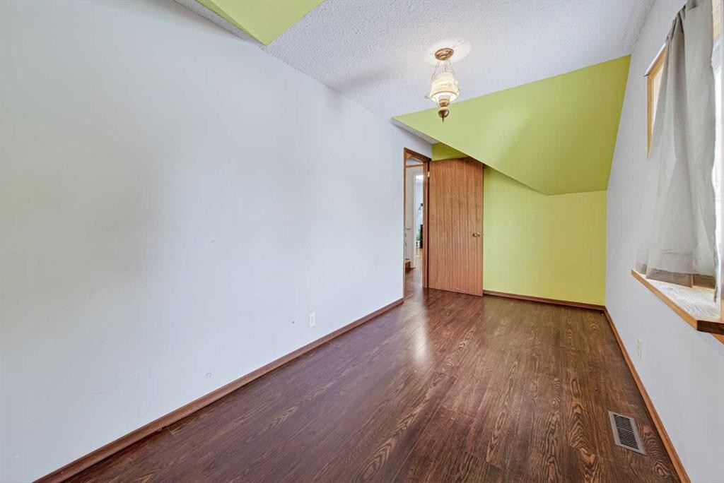 12145 21Ave, Blairmore, AB - Indoor Photo Showing Other Room