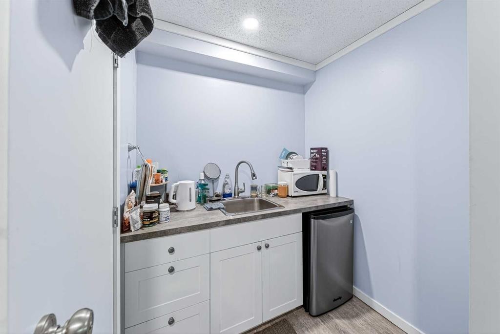 12145 21Ave, Blairmore, AB - Indoor